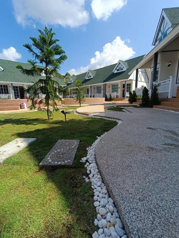 English Resotel : อิงลิช รีโซเทล Nakhon Si Thammarat Exterior foto